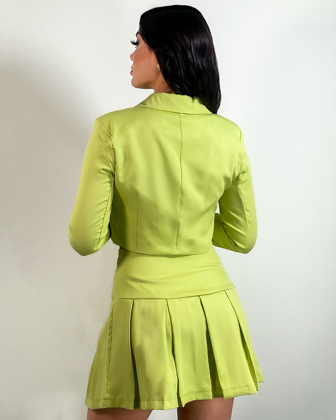 Conjunto de blazer y falda plizada