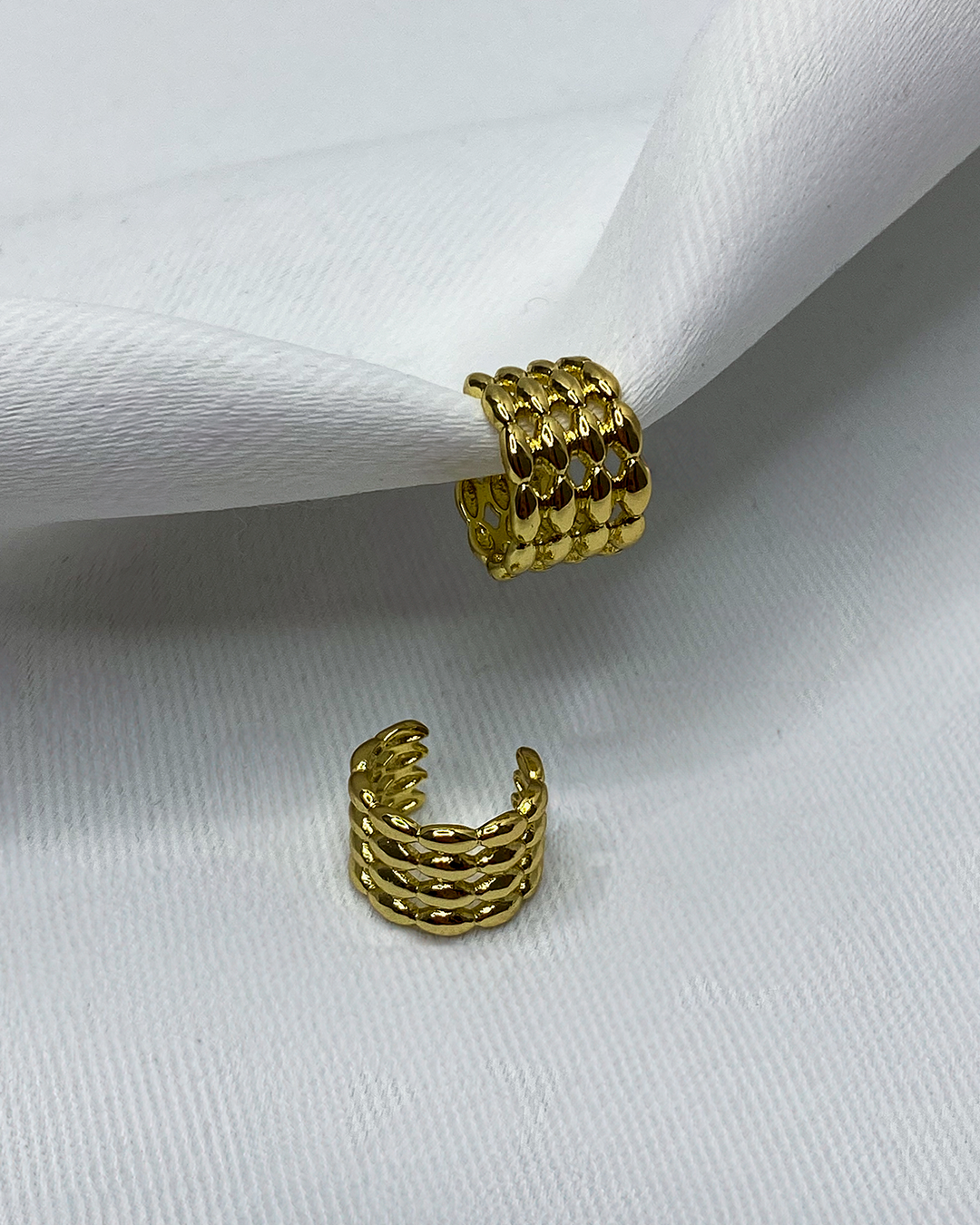 Ear cuff variados diseños enchapado en oro 14k acero inoxidable (Precio por unidad)