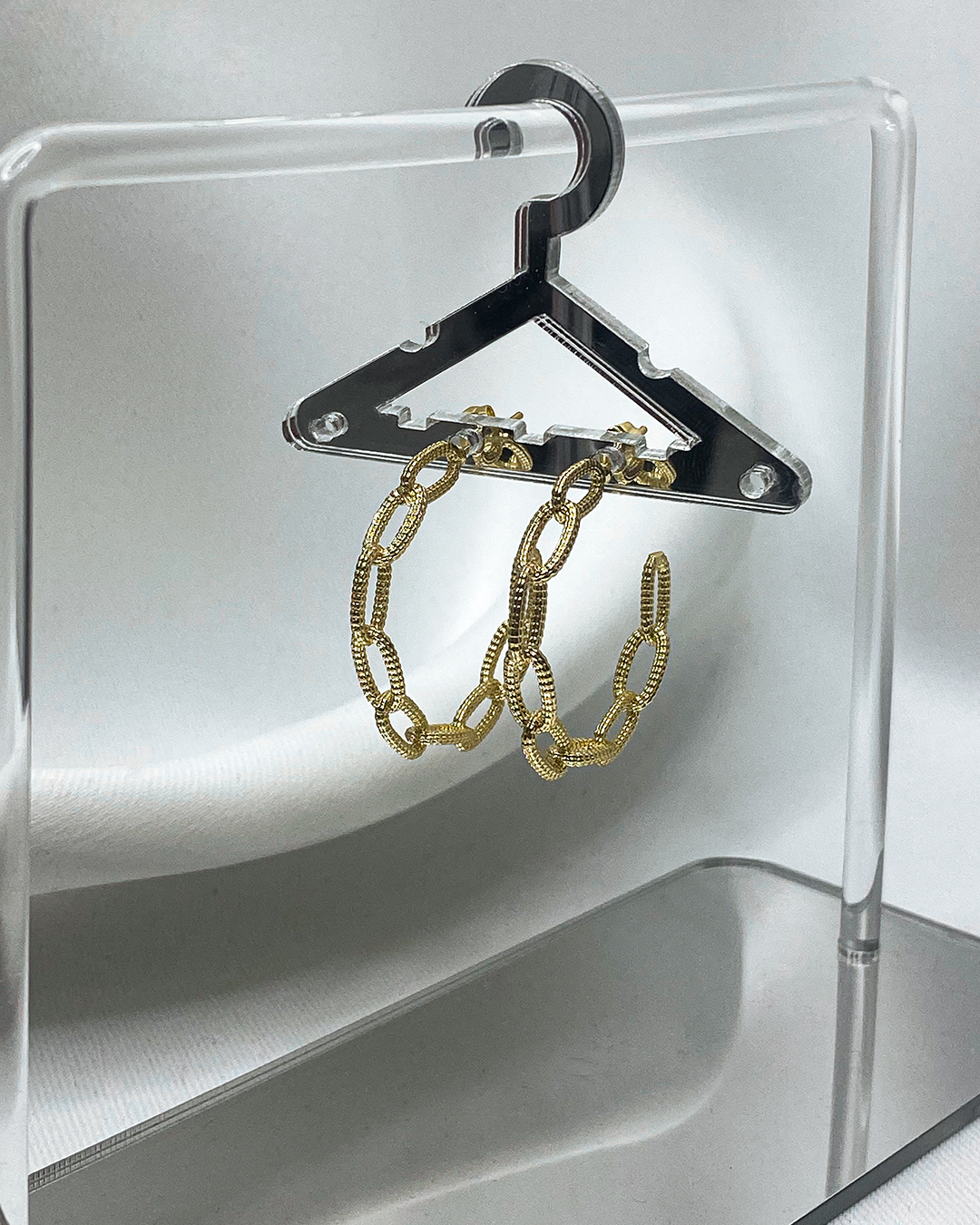 Argolla con diseño de cadena enchapado en oro 14k acero inoxidable