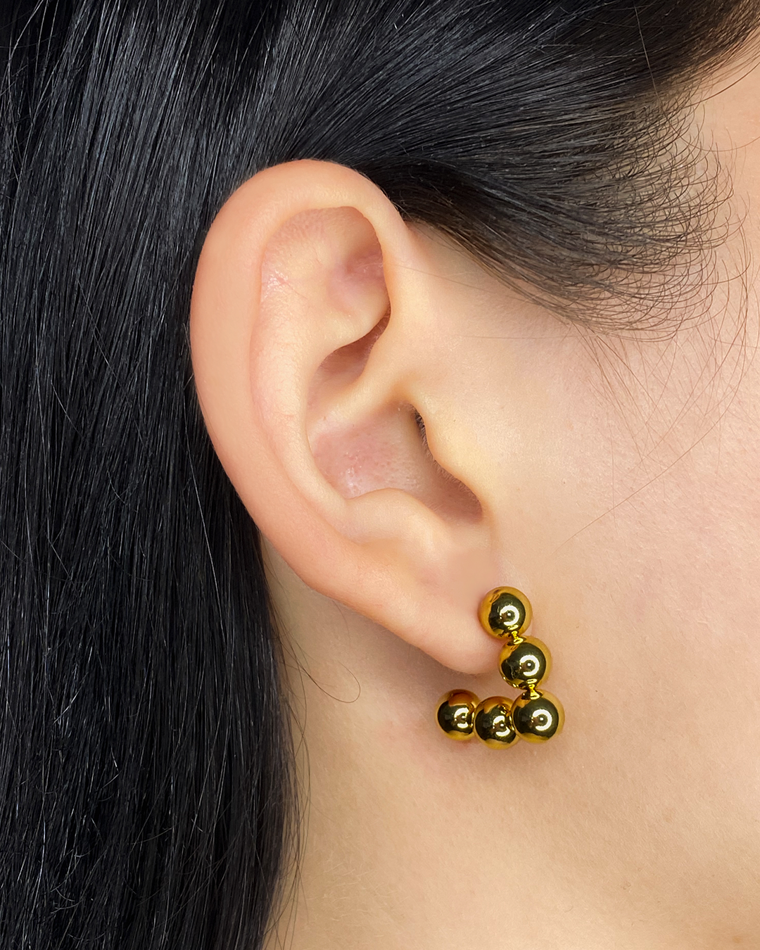 Pendientes de balines pequeños enchapado en oro 18k acero inoxidable