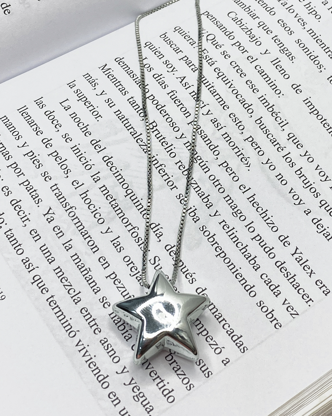 Collar con dige de estrella burbuja enchapado en oro 14k acero inoxidable