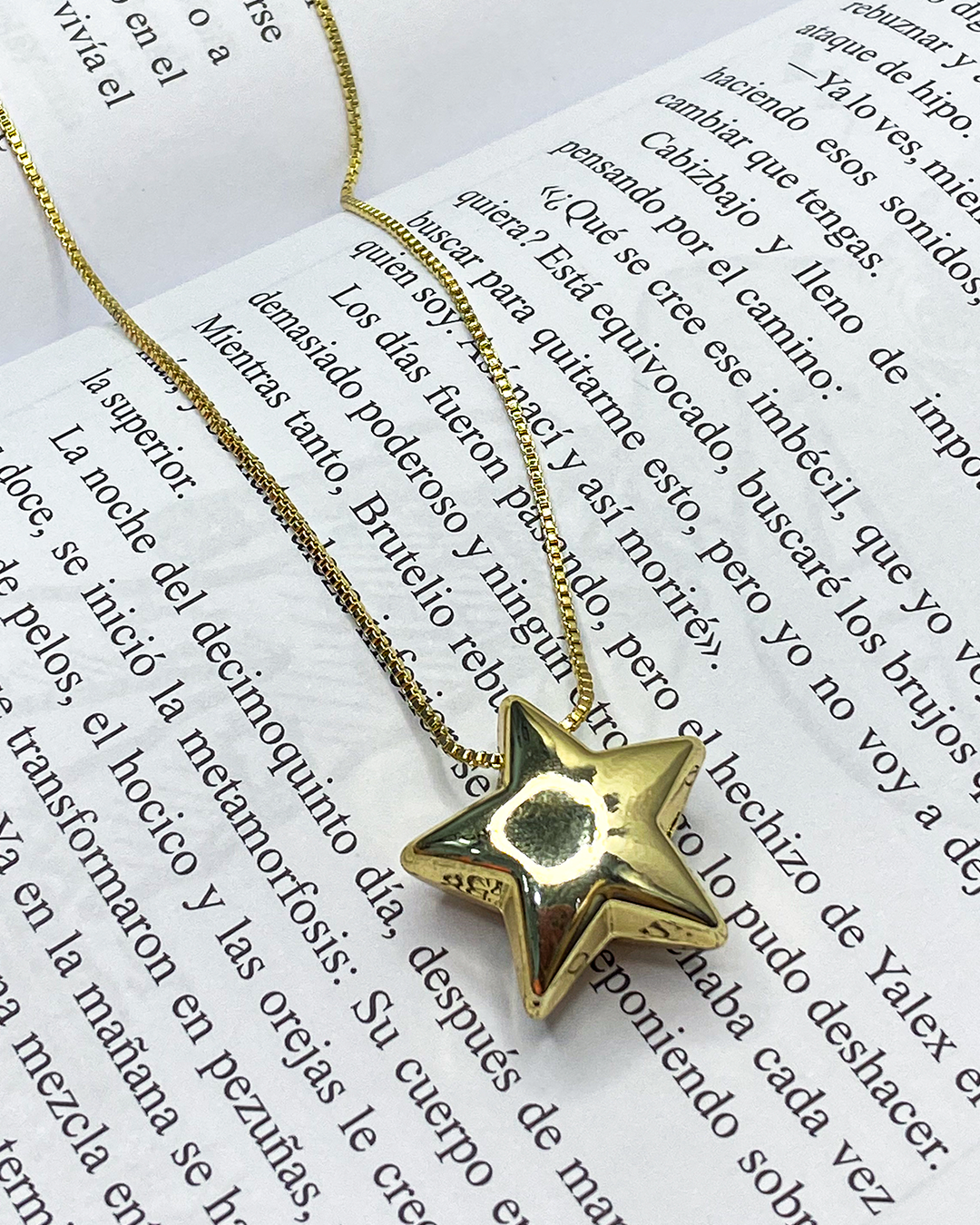 Collar con dige de estrella burbuja enchapado en oro 14k acero inoxidable