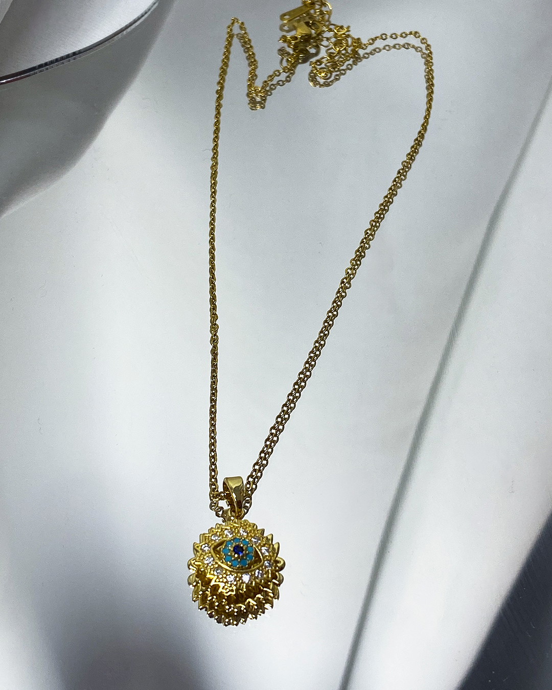 Collar con diseño de ojo turco y brillos anti-estres enchapado en oro 18k acero inoxidable