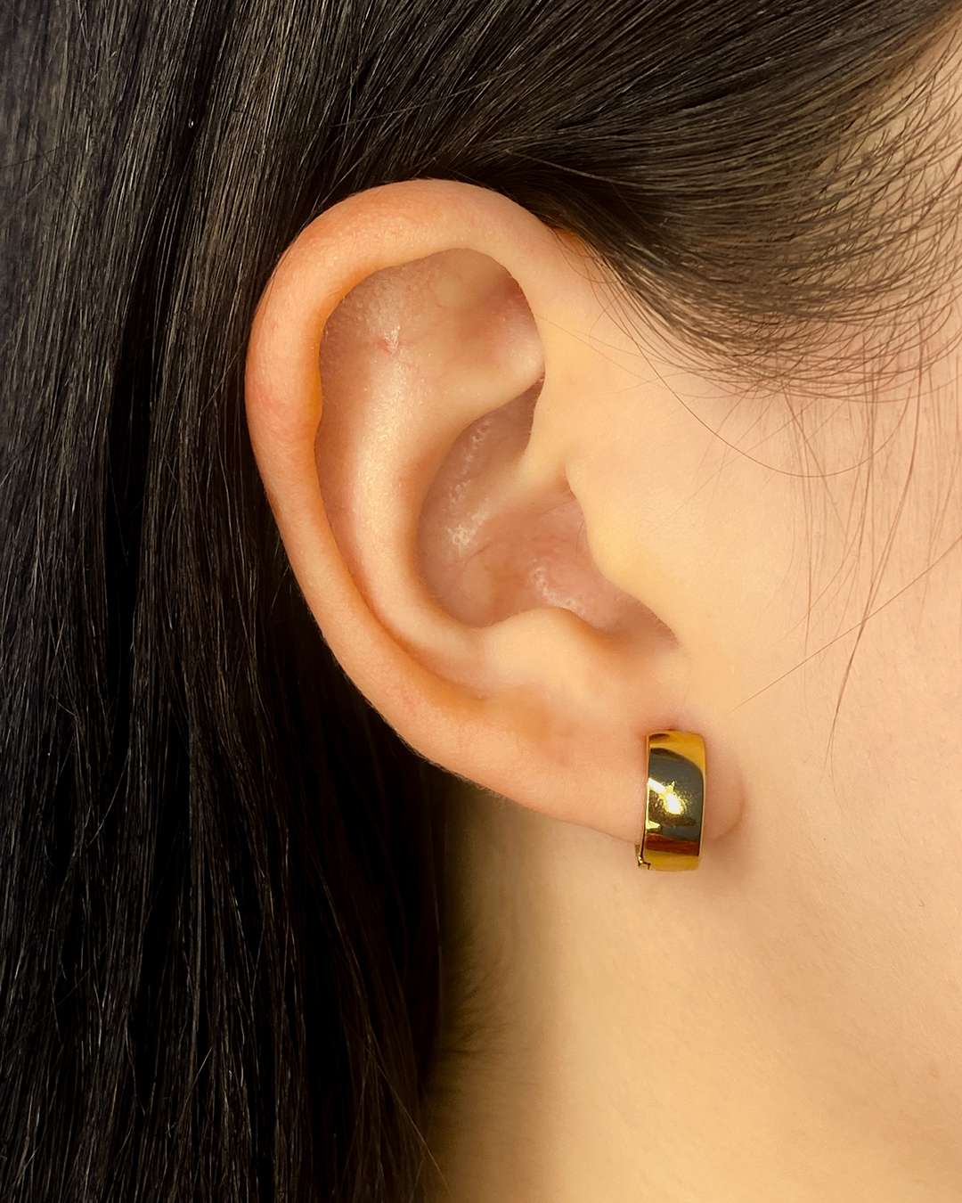 Aretes pequeños enchapados en oro 14k de acero inoxidable