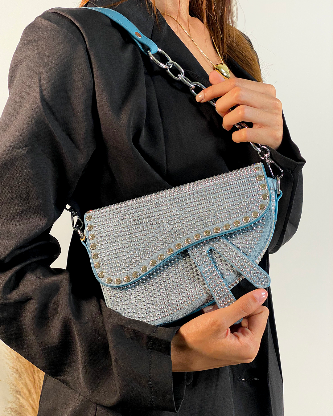 Cartera de semicuero brillante