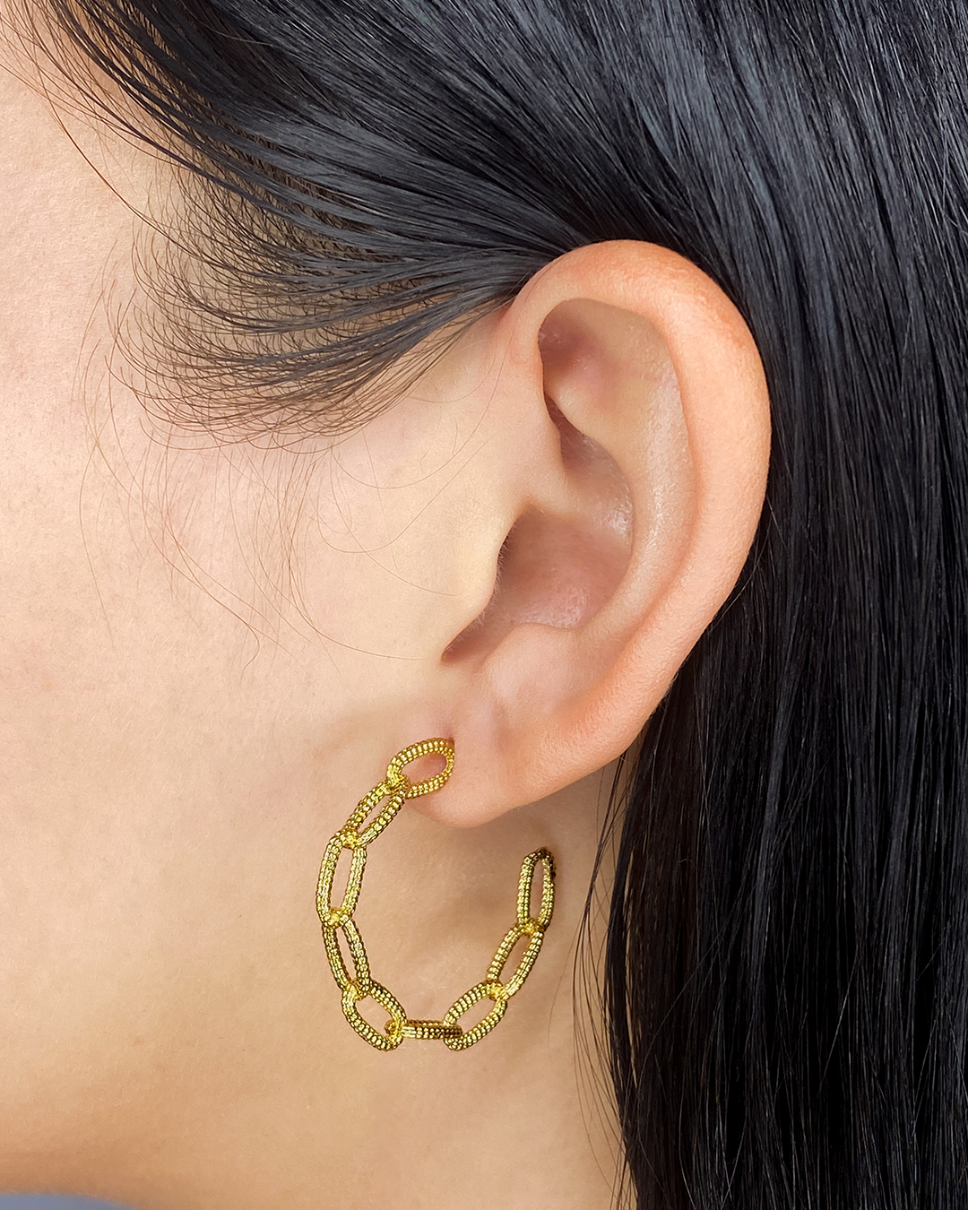 Argolla con diseño de cadena enchapado en oro 14k acero inoxidable