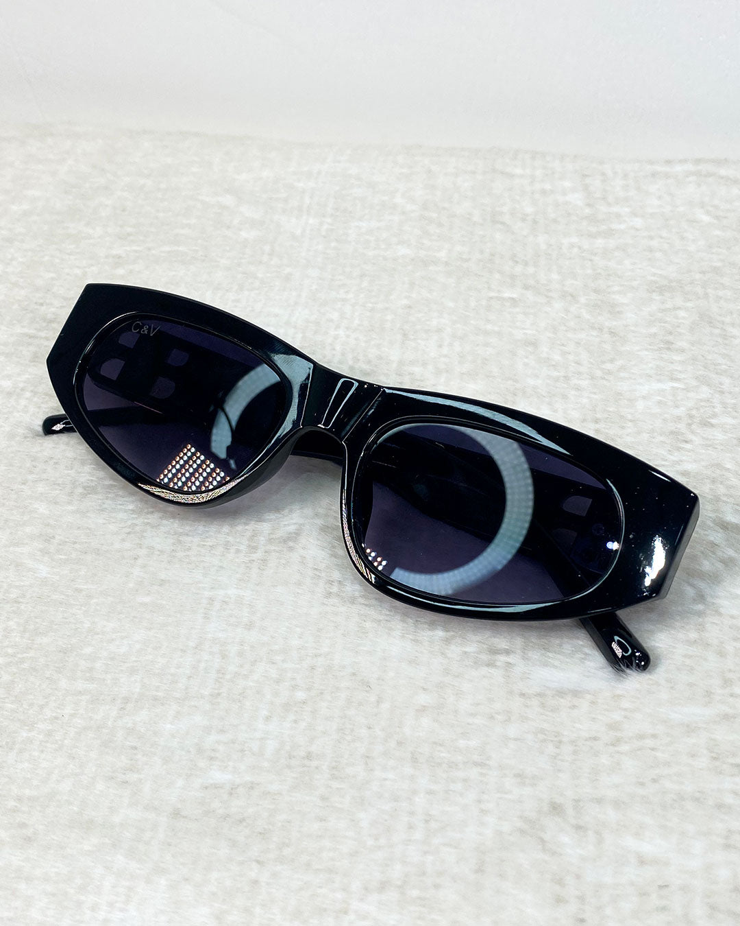 Gafas de sol de dama con detalle dorado