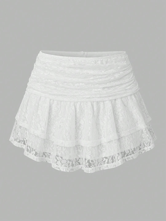 Falda short unicolor con encaje