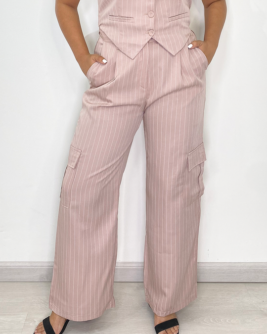 Pantalon tipo cargo de vestir