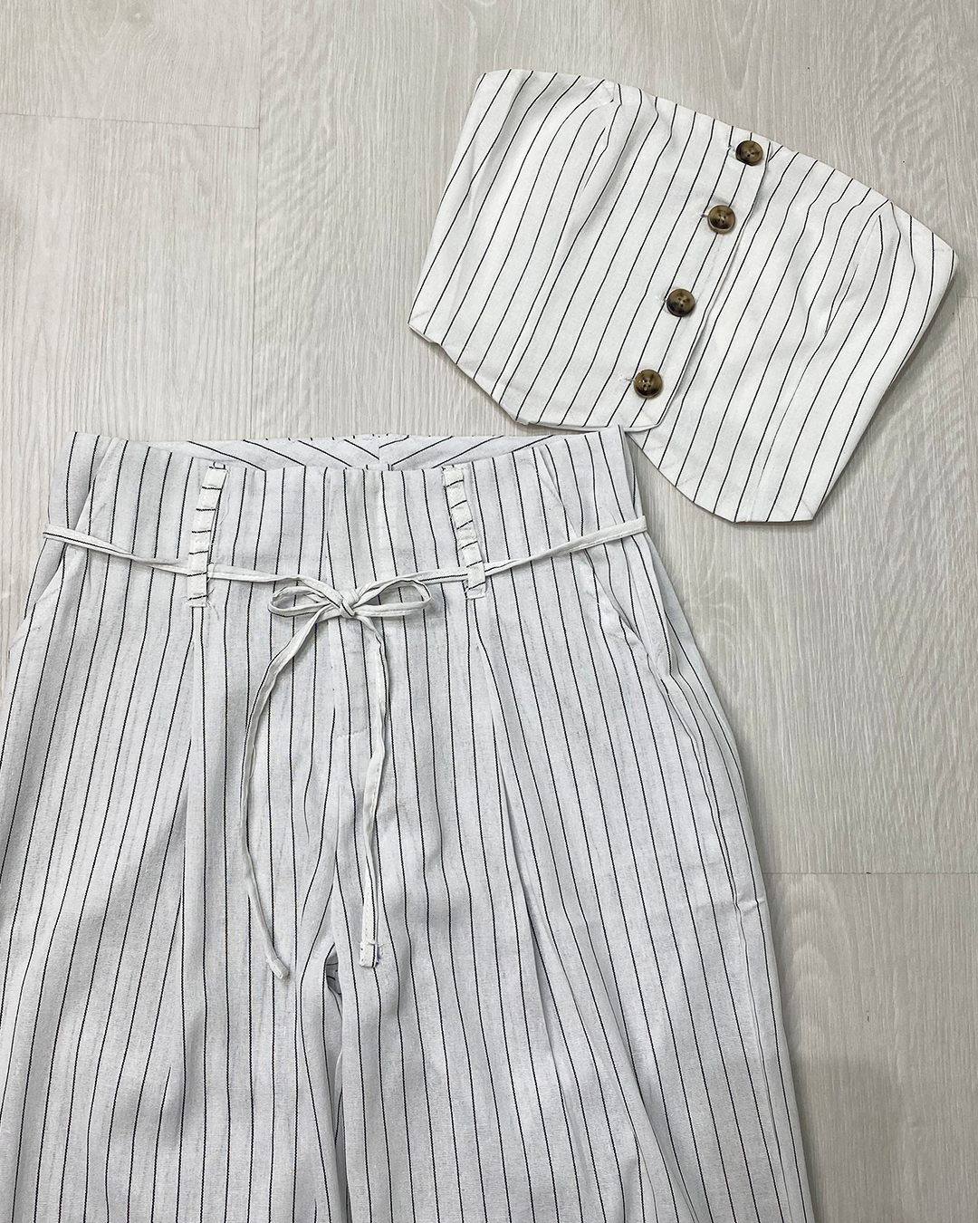 Conjunto Top Bandeau y Pantalón Palazzo