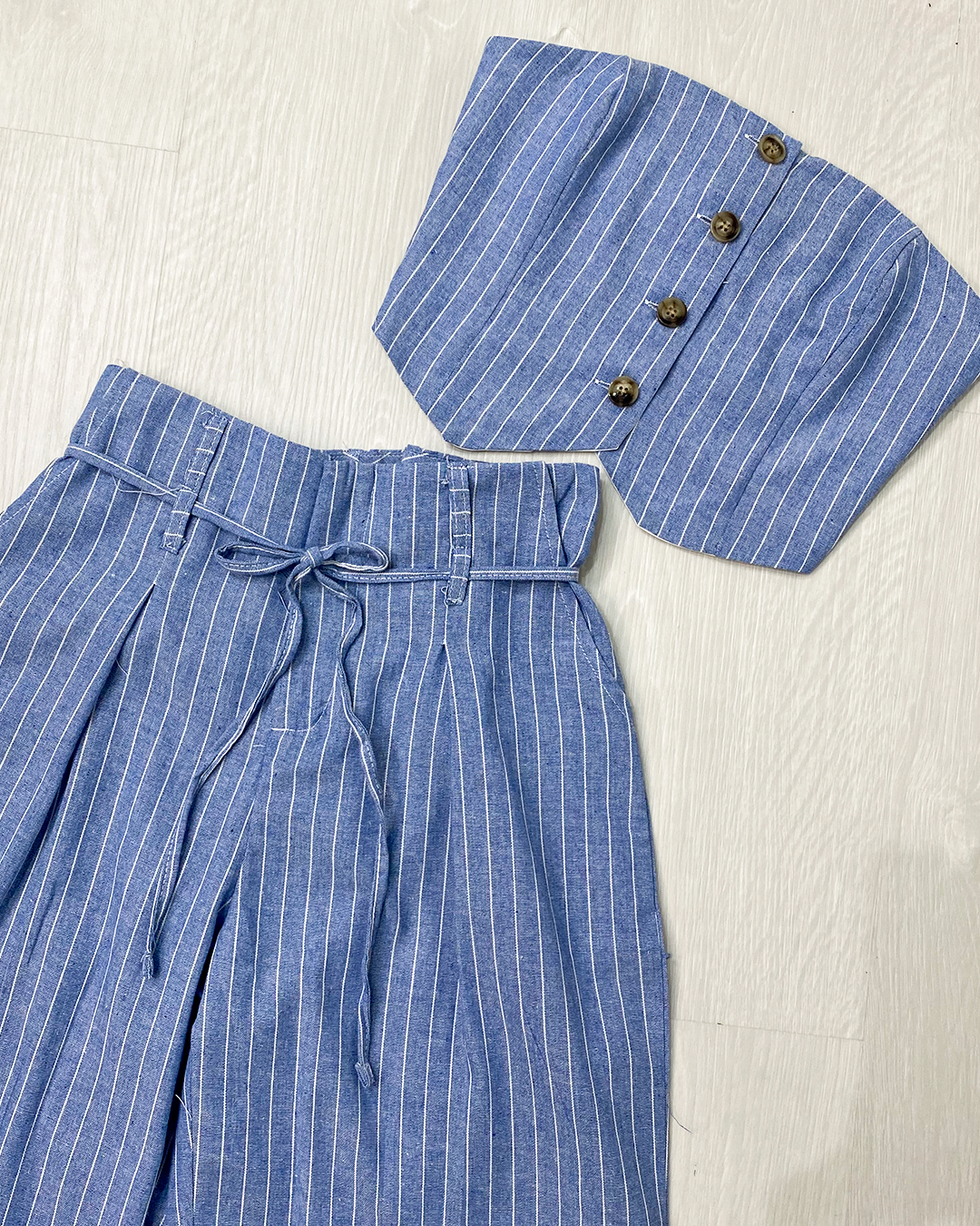 Conjunto Top Bandeau y Pantalón Palazzo