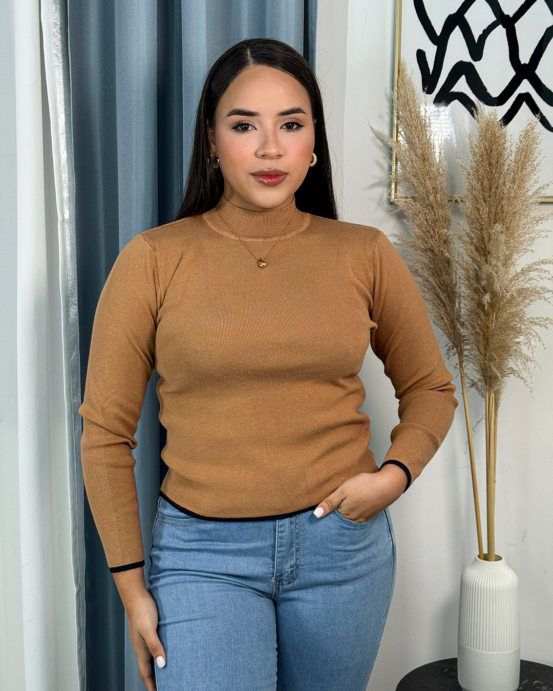 Sueter tejido cuello semi alto Con diseño en los bordes