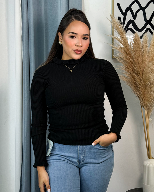 Sueter tejido ajustado unicolor con cuello de volado