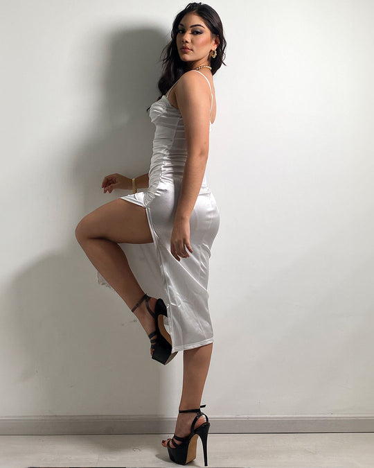 Vestido elegante de saten