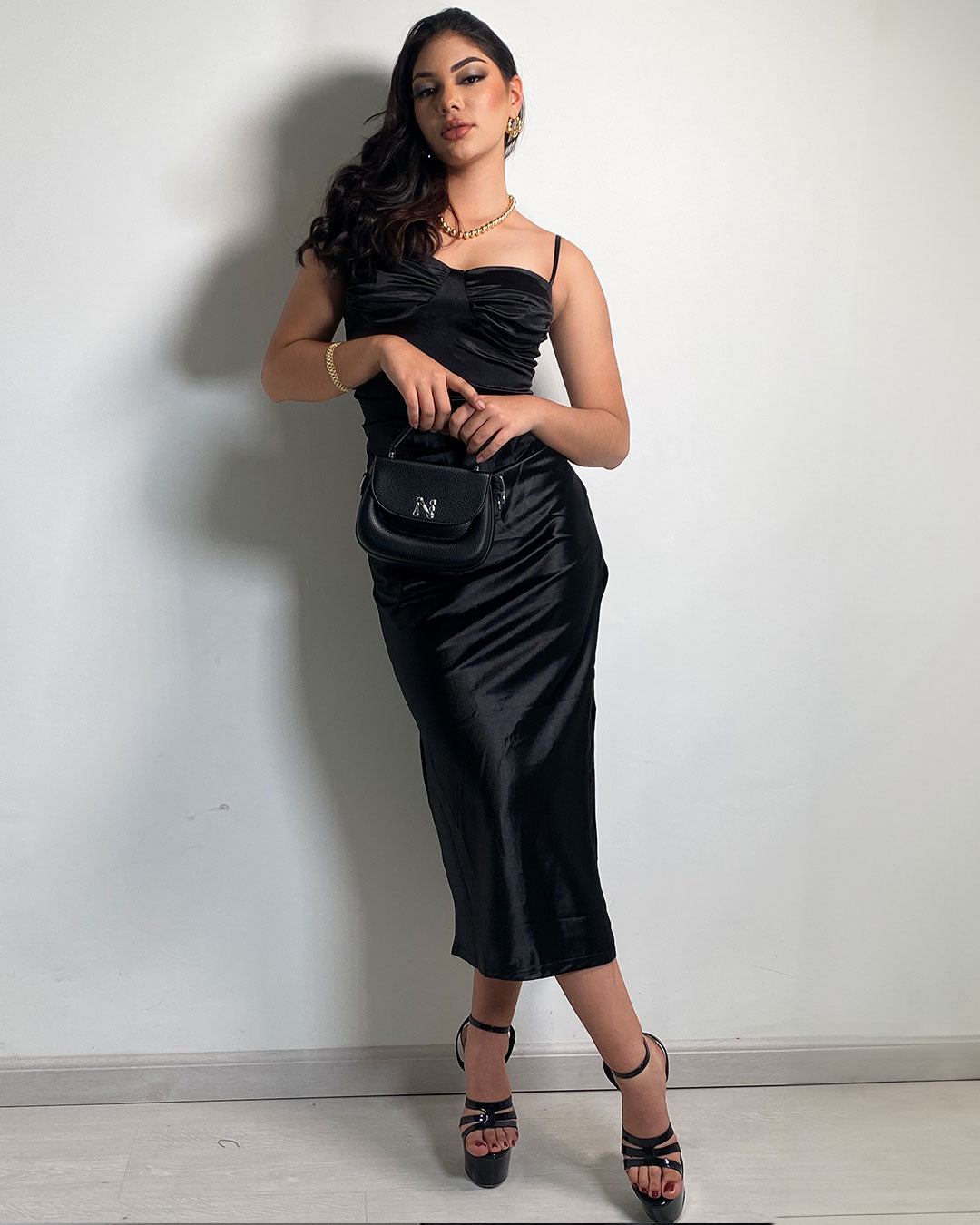 Vestido elegante de saten