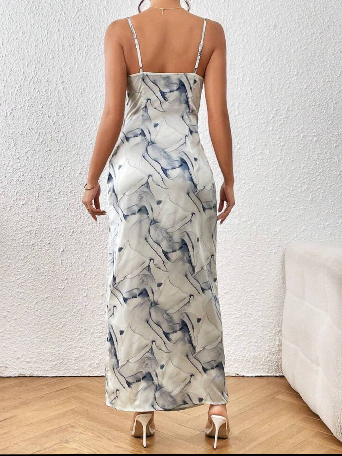 Vestido elegante de ceda con estampado