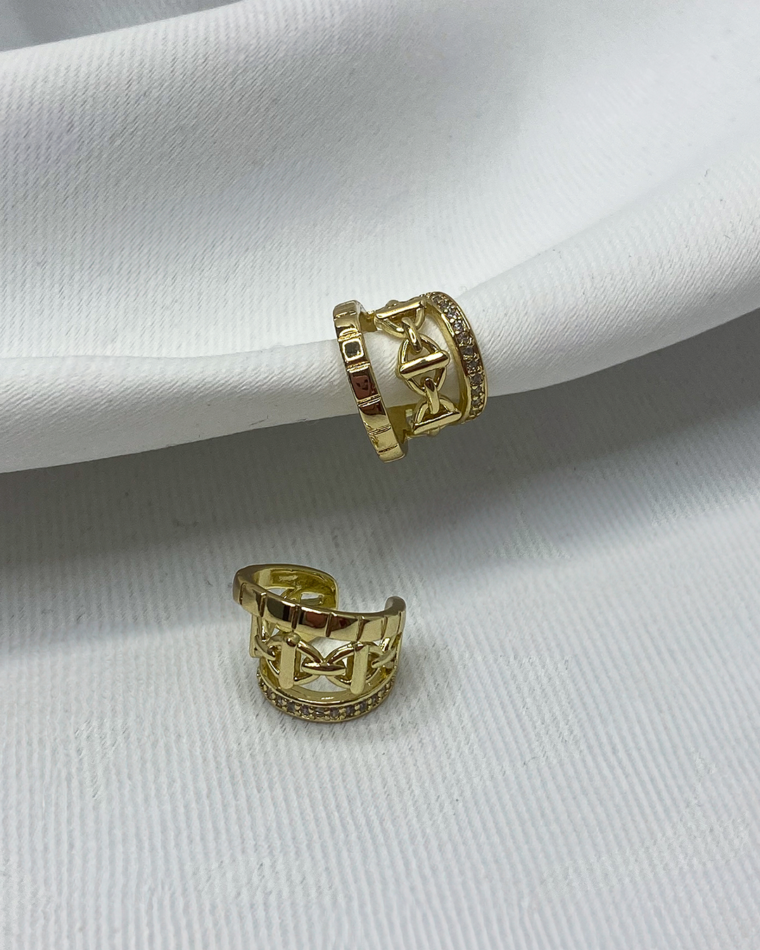 Ear cuff variados diseños enchapado en oro 14k acero inoxidable (Precio por unidad)