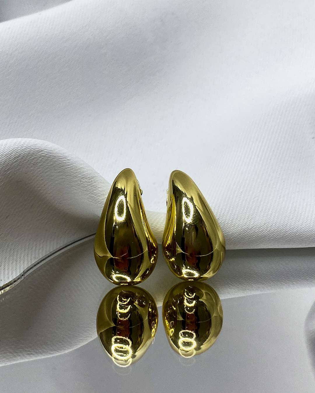Pendientes de gota enchapados en oro 14k de acero inoxidable