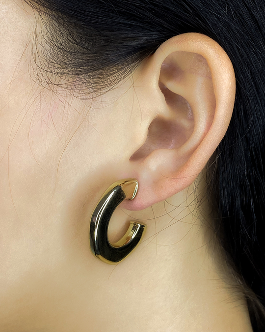 Aretes con diseño semi tuerca enchapados en oro 14k de acero inoxidable