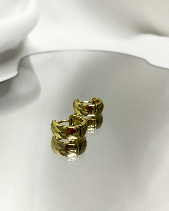 Aretes pequeños enchapados en oro 14k de acero inoxidable