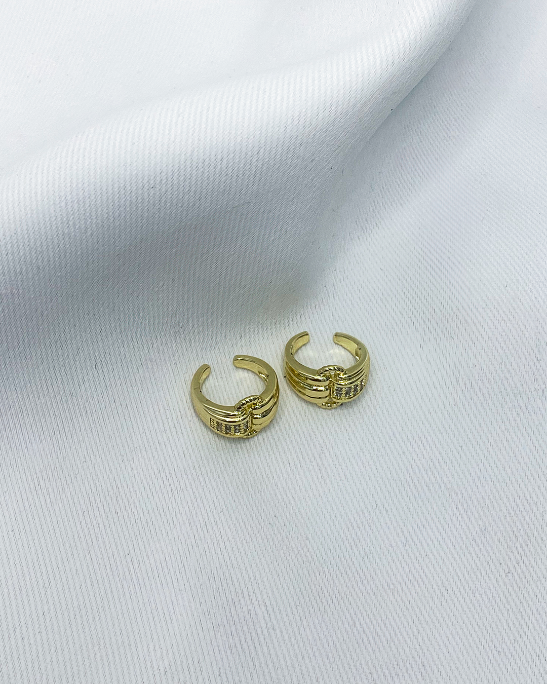 Ear cuff variados diseños enchapado en oro 14k acero inoxidable (Precio por unidad)