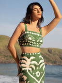 Conjunto informal boho tropical parte superior de tirantes y falda estampada