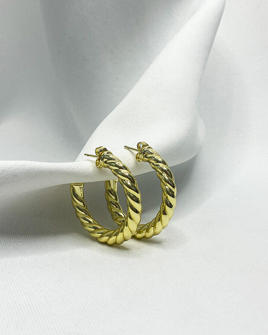 Argollas con diseño de trenzado fino enchapado en oro 14k acero inoxidable