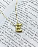 Collar con dige de letra enchapado en oro 18k acero inoxidable