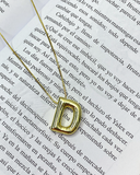 Collar con dige de letra enchapado en oro 18k acero inoxidable