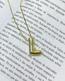 Collar con dige de letra enchapado en oro 18k acero inoxidable