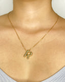 Collar con dige de letra enchapado en oro 18k acero inoxidable