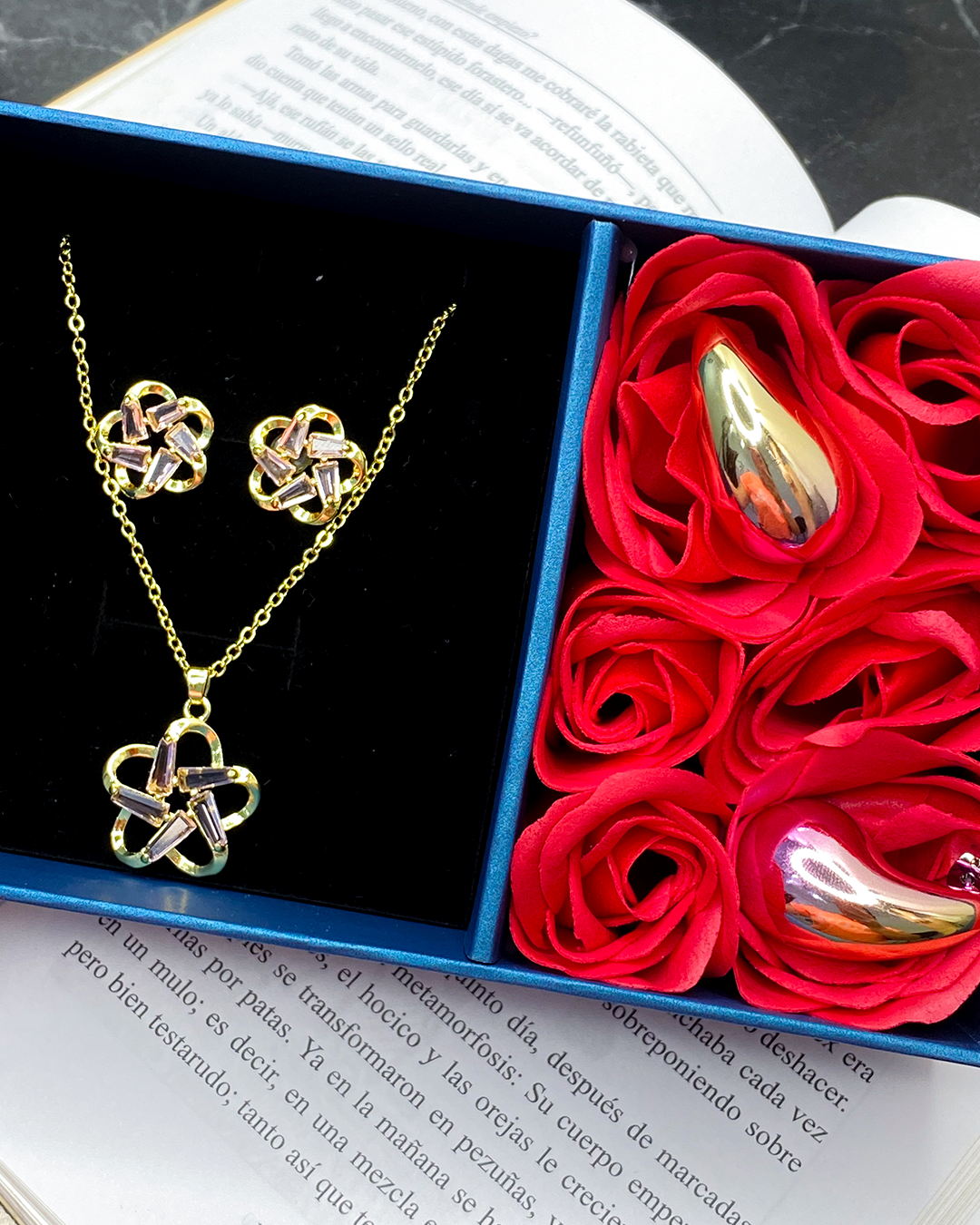 Set de collar y accesorios incluye caja con rosas enchapado en oro 18k acero inoxidable