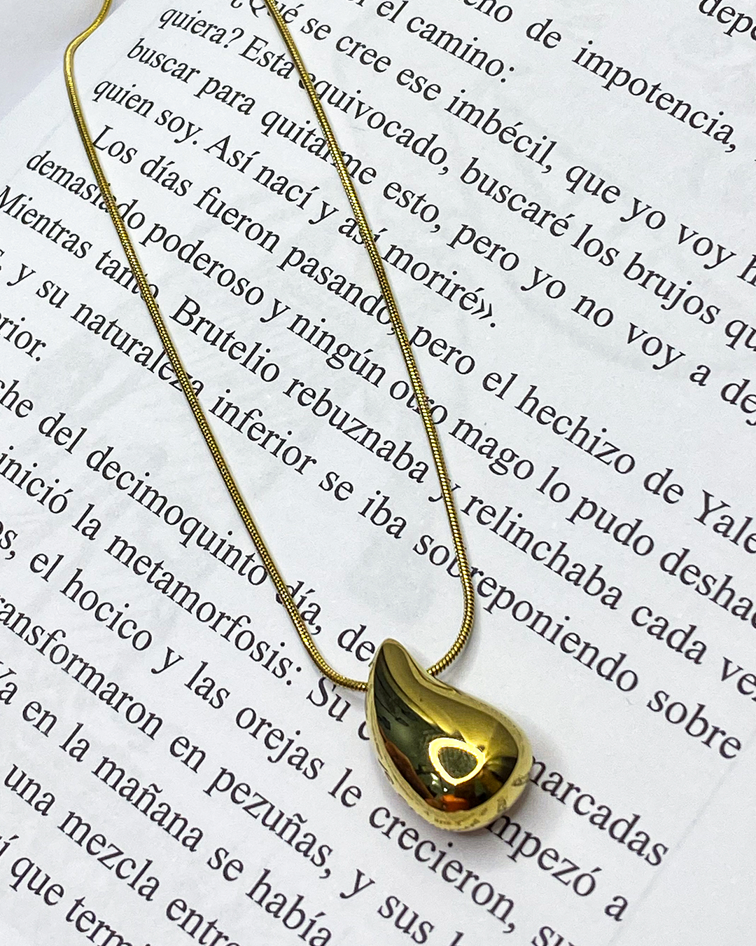 Collar con dige de gota enchapado en oro 18k acero inoxidable