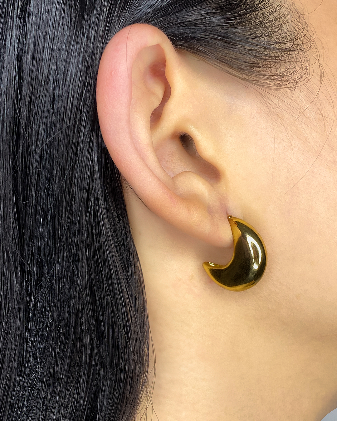Aretes con diseño de media luna enchapados en oro 18k de acero inoxidable