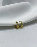 Aretes pequeños con textura enchapados en oro 18k de acero inoxidable