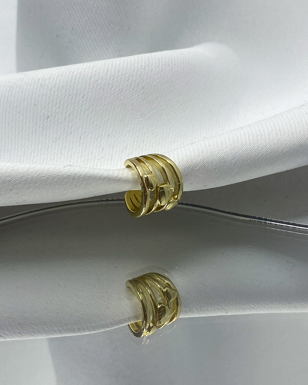 Ear cuff variados diseños enchapado en oro 14k acero inoxidable (Precio por unidad)