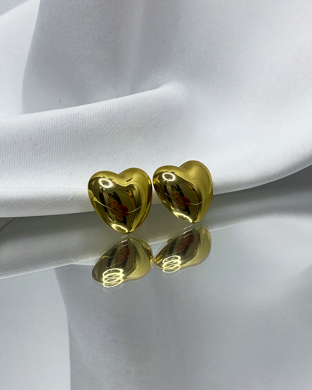 Pendientes de tachuela corazón burbuja enchapado en oro 14k acero inoxidable