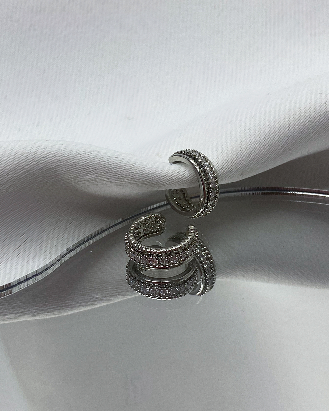 Ear cuff variados diseños enchapado en oro 14k acero inoxidable (Precio por unidad)