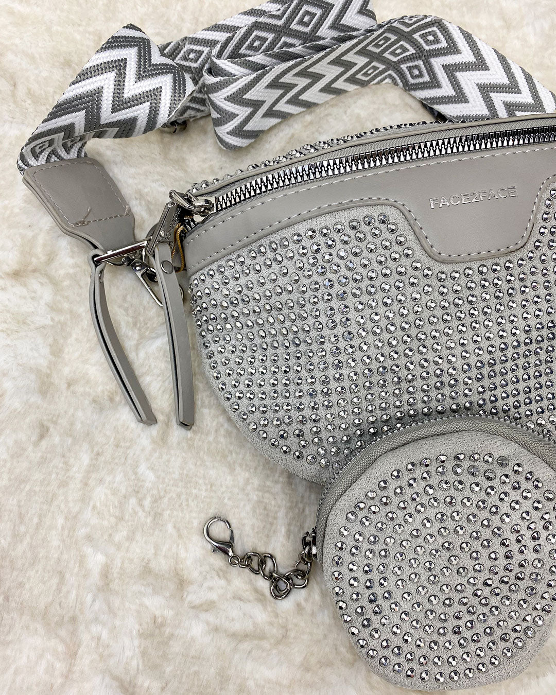 Cartera de pecho brillante