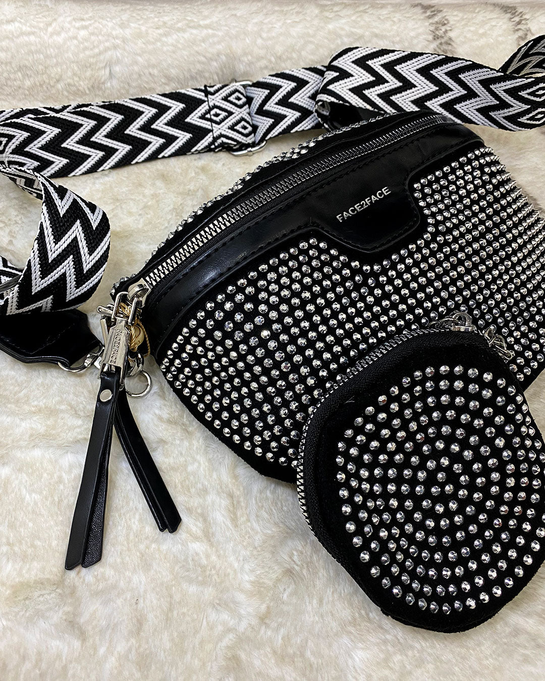 Cartera de pecho brillante