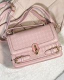 Cartera semi cuero con diseño de broche