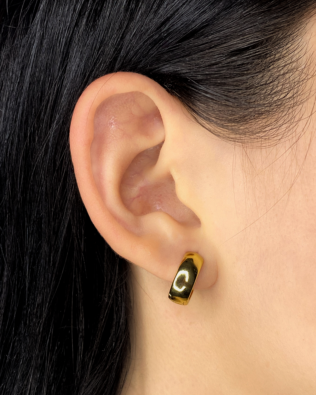 Aretes pequeños enchapados en oro 14k de acero inoxidable