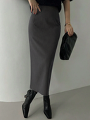 Falda larga con abertura trasera