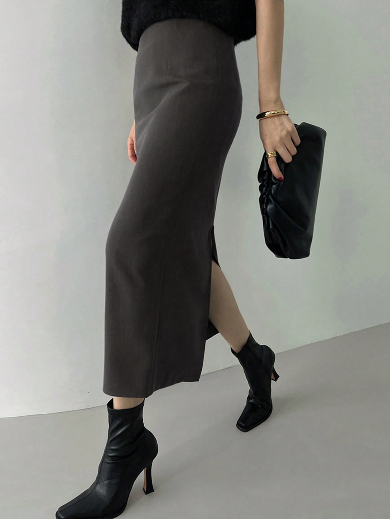 Falda larga con abertura trasera