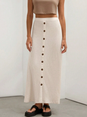 Falda larga unicolor con botones delantero