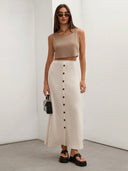 Falda larga unicolor con botones delantero