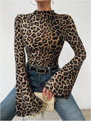 Sueter animal print con mangas de solapa