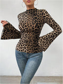 Sueter animal print con mangas de solapa