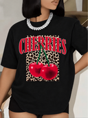 Franela unicolor con diseño de cerezas