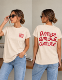 Camiseta unicolor con diseño grafico grande en la parte trasera